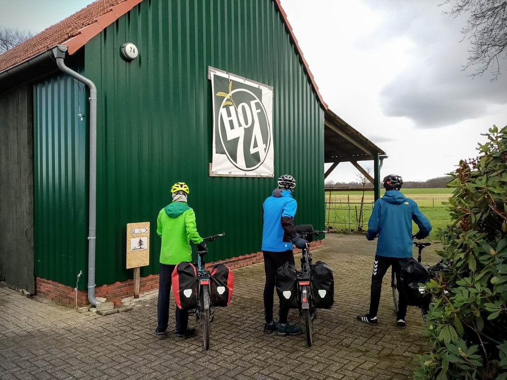 Rastplatz für Radfahrer, Radwanderer, im Ammerland, Westerstede